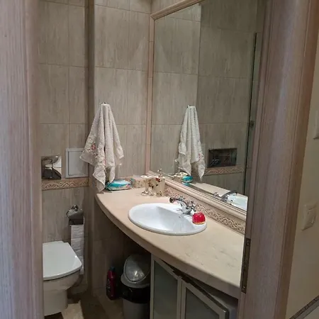 Apartment La *